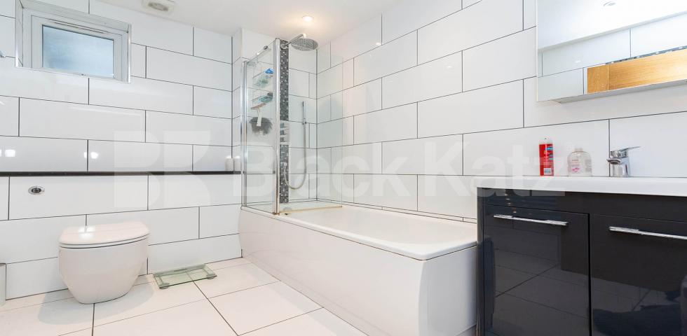 			STUNNING 1 BEDROOM APARTMENT, 1 Bedroom, 1 bath, 1 reception Flat			 Avenue Road, Seven Sisters-Harringay